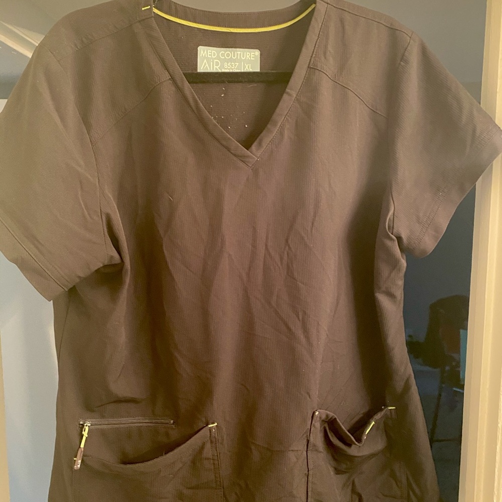 Scrub top